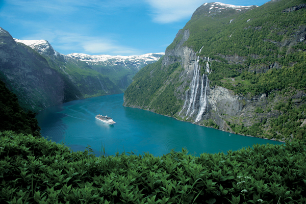 Voyagez au coeur des fjords avec Préférence Voyages